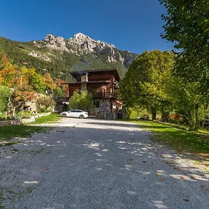 Gasthof D'hotes Les Mures Du Mercantour